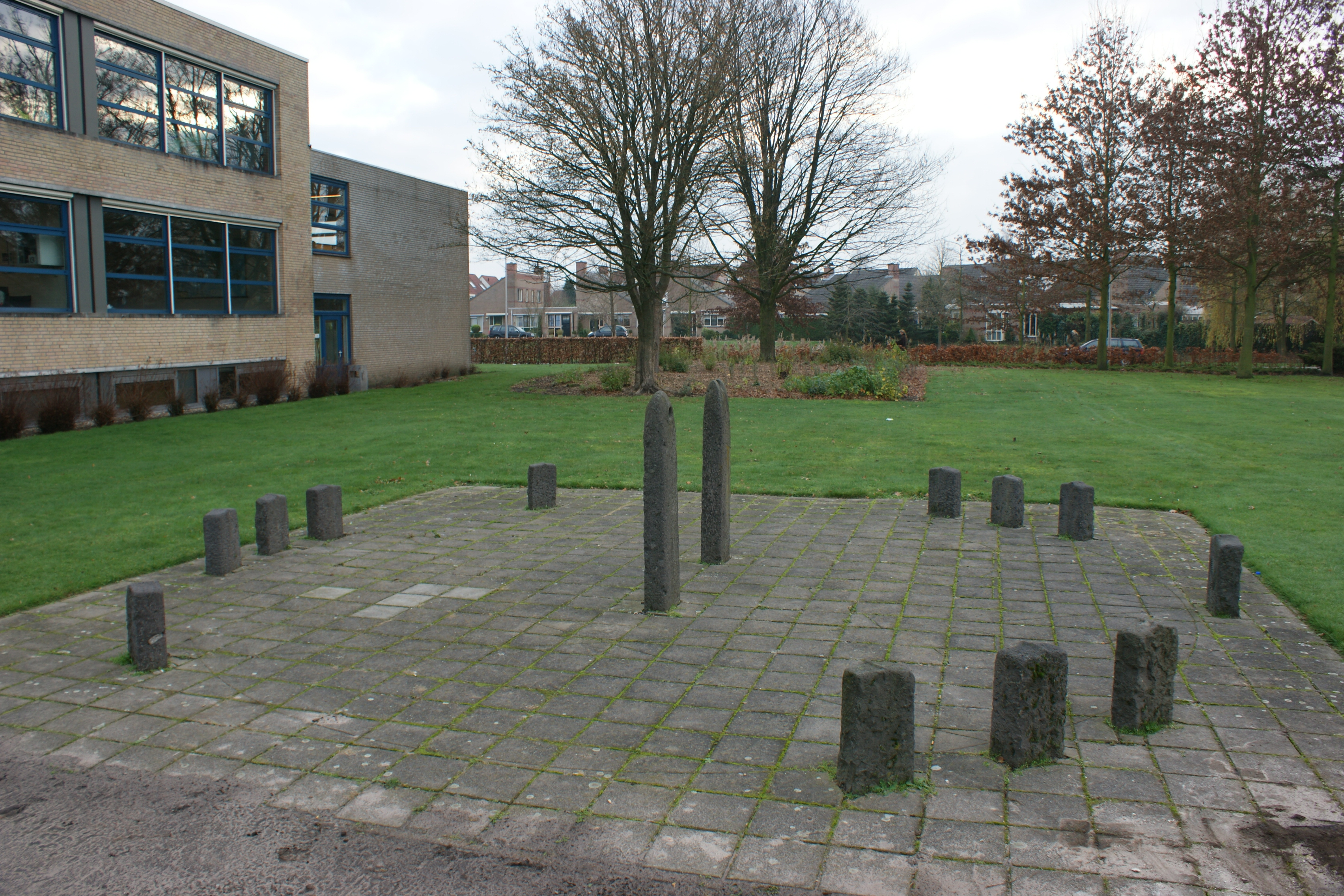 Logt,%20Claus%20ter_%20Monument%20of%20its%20own%20justification_%20natuursteen%201983%20d